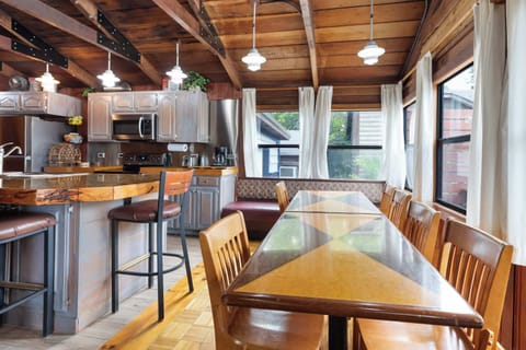 Dining room table with sturdy resturant style tables and chairs