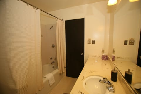 Cabernet | Bathroom | Hair dryer, bathrobes, towels, soap