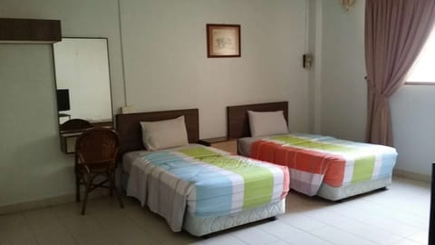 Deluxe Twin Room, 2 Twin Beds | Iron/ironing board, free WiFi, bed sheets