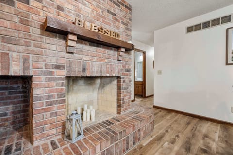 Make mealtime memories together at the kitchen dining table, seating 6