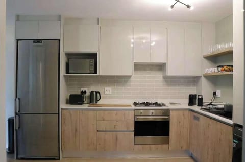 Apartment, Multiple Beds, Patio, Mountain View (Castle View ) | Private kitchen | Fridge, microwave, oven, stovetop
