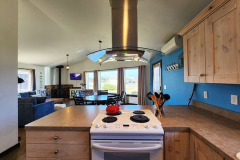 Lovely kitchen to use to prep your favorite vacation meals!