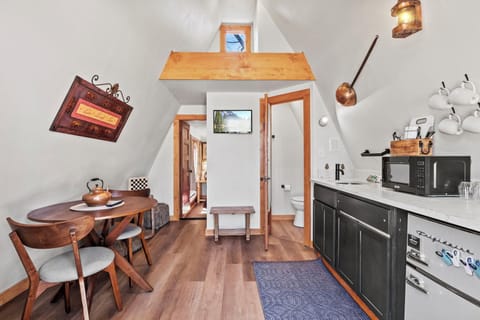 Cabin | Private kitchen