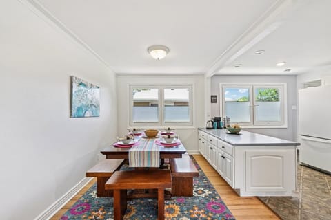 Gather around with family & friends and enjoy a delicious home-cooked meal.