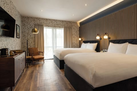 Classic Double Room, 1 Double Bed (Executive) | In-room safe, desk, iron/ironing board, rollaway beds