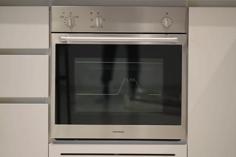 Deluxe Apartment, Balcony, Sea View | Private kitchen | Full-size fridge, microwave, oven, stovetop