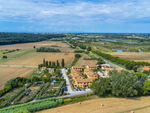 Bird'S-Eye View, Aerial Photography, Residential Area, Landscape, Plain, Suburb, Rural Area, Land Lot, Thoroughfare, Urban Design