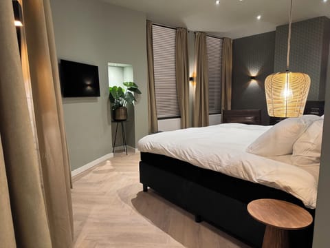 Cuypers | Blackout drapes, soundproofing, free WiFi