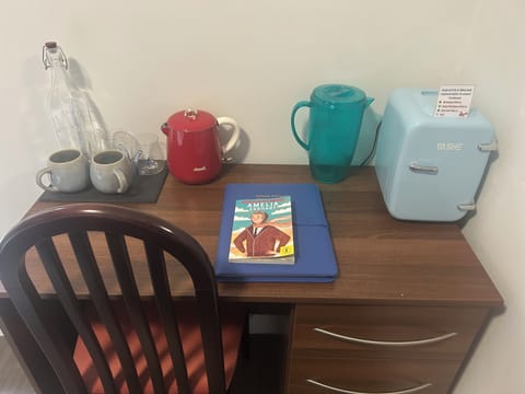 Classic Double Room | Desk, laptop workspace, free WiFi, bed sheets