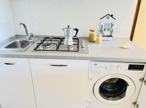 Apartment, 2 Bedrooms, Balcony, Pool View | Interior