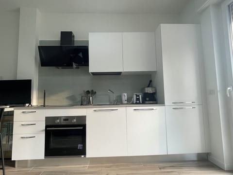 Apartment, 1 Bedroom | Private kitchen | Fridge, oven, stovetop, dishwasher