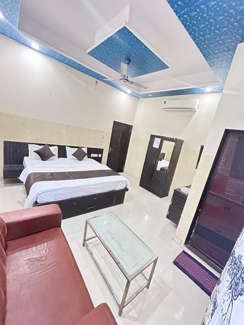 Deluxe Double Room | Free WiFi