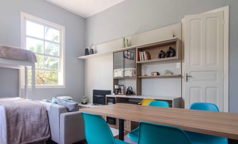 Basic Studio | Living area | TV