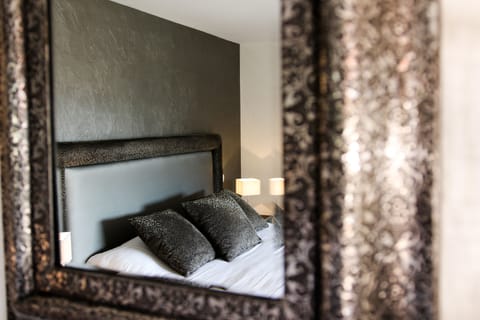 Luxury Double or Twin Room | Pillowtop beds, minibar, in-room safe, individually furnished