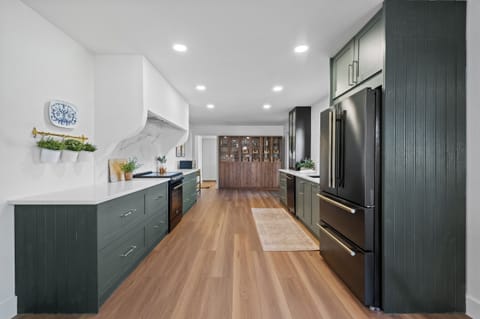 Fully stocked kitchen for all your cooking & baking needs!