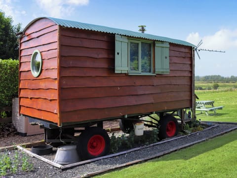 Exterior | Glan Tywyn Shepherds Hut, Bryngwran Nr Rhosneigr