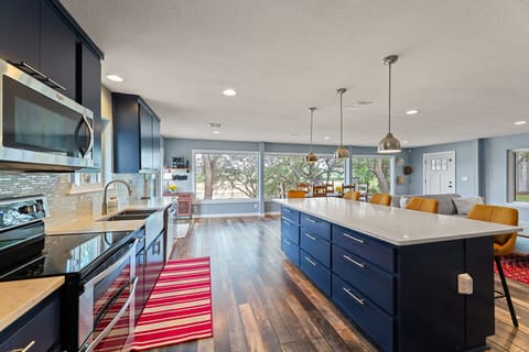 House, Multiple Beds, Patio, Garden View (TX Sunset Ranch (17)) | Private kitchen | Fridge, microwave, oven, stovetop