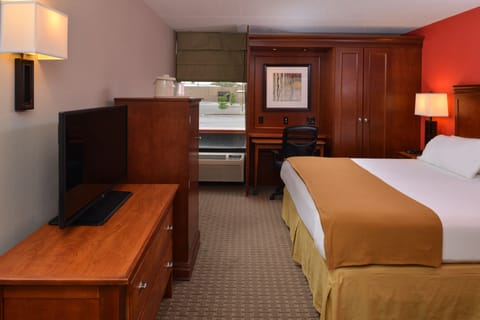 In-room safe, desk, soundproofing, iron/ironing board