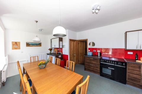 Fern Bank - 5 Bedroom House - Horton (8052)