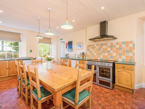 Kitchen/diner | Wintonhill Farmhouse - Winton Holidays, Pencaitland