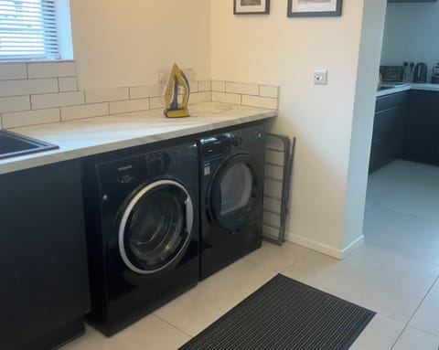 Washing machines and tumble dryer