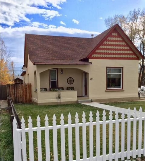 2f0fcb92-adec-4b62-8f2e-3b7f4504650f