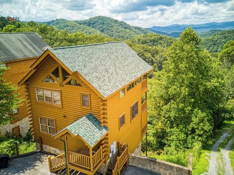 Pigeon Forge Cabin with Mountain Views "Awesome Views" - Aerial view
