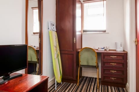 Iron/ironing board, free WiFi, bed sheets