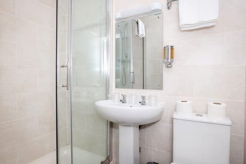 Quadruple Room, Ensuite | Bathroom