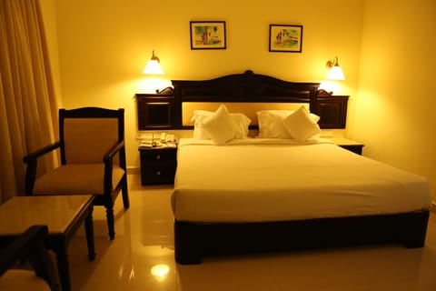 Deluxe Double Room | Premium bedding, minibar, in-room safe, desk