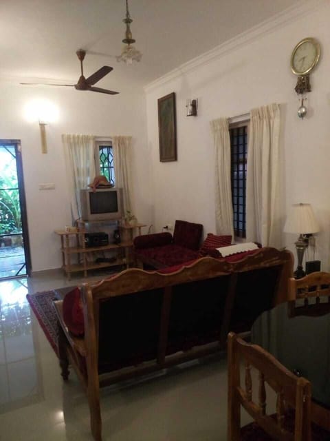 2 bedroom AC private apartment | Living room | 21-inch TV with cable channels