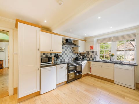 Kitchen | Winton Cottage - Winton Holidays, Pencaitland
