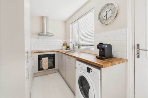 Jomor House, Burnhope - Host & Stay