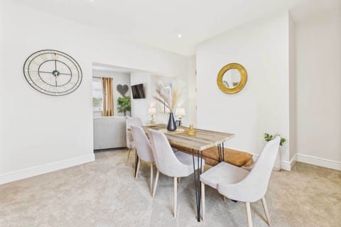 Jomor House, Burnhope - Host & Stay