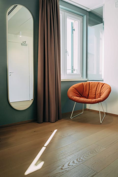 Deluxe Double Room, Lake View | In-room safe, laptop workspace, blackout drapes, free WiFi