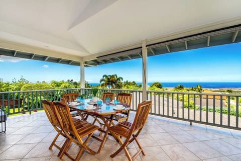 Upstairs Lanai