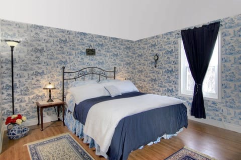 Suite 2, Queen Bed | 1 bedroom, premium bedding, pillowtop beds, individually decorated