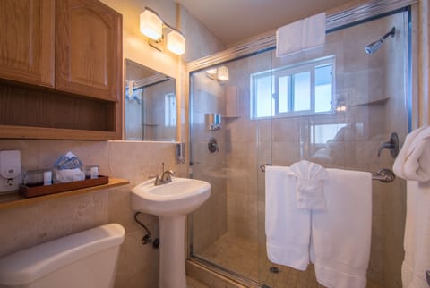 Suite, 2 Bedrooms | Bathroom | Shower, eco-friendly toiletries, hair dryer, slippers