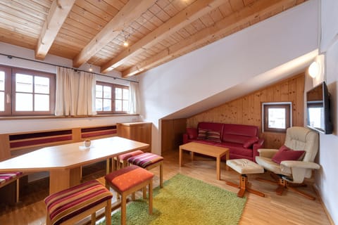 Apartment, Balcony, Mountain View | In-room safe, free WiFi, bed sheets