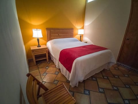 Economy Double Room | Desk, free WiFi