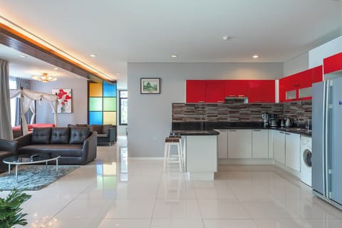 Apartment, Balcony | Private kitchen