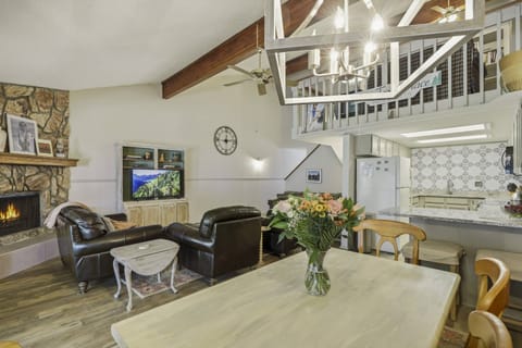 This open concept living, dining and kitchen space make entertaining easy here at Pinon Trails Place. 28 miles to Wolf Creek Ski Area- Prime location!