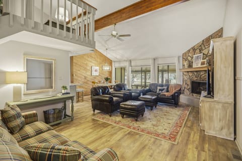 Welcome to Pinon Trails Place! The prime central location of this 3 bedroom 2 bath townhome makes enjoying Pagosa a breeze - 28 miles to Wolf Creek.