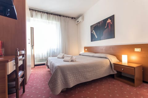 Double or Twin Room | Free WiFi