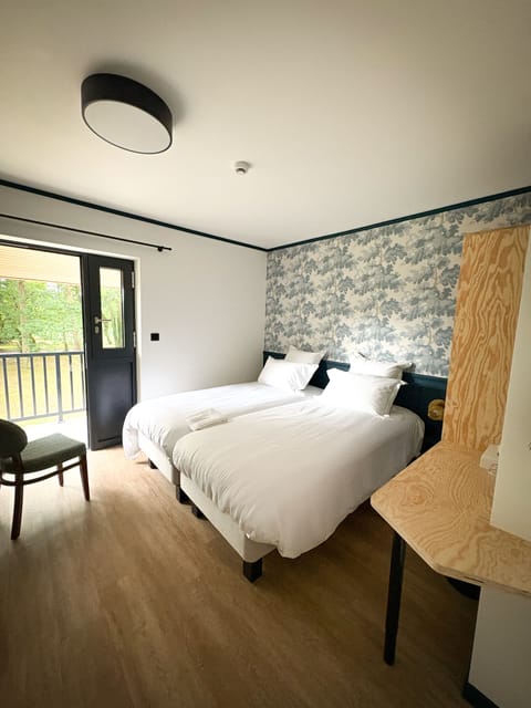 Twin Room | Desk, free WiFi