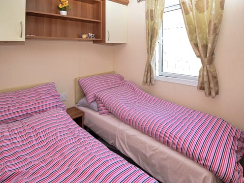 Twin bedroom | The Escape Pod, Heysham, near Lancaster