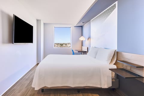 Superior Room, 1 Queen Bed | Desk, laptop workspace, free WiFi