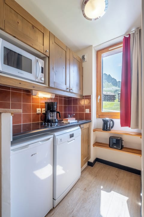 Apartment 4 people - 1 bedroom - Mountain view | Private kitchen | Fridge, microwave, stovetop, dishwasher