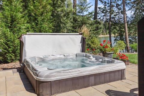 Relaxing days to BBQ and soak in the hot tub