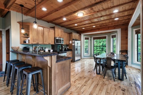 x-comingsoon!SmokySummitParadise_284509